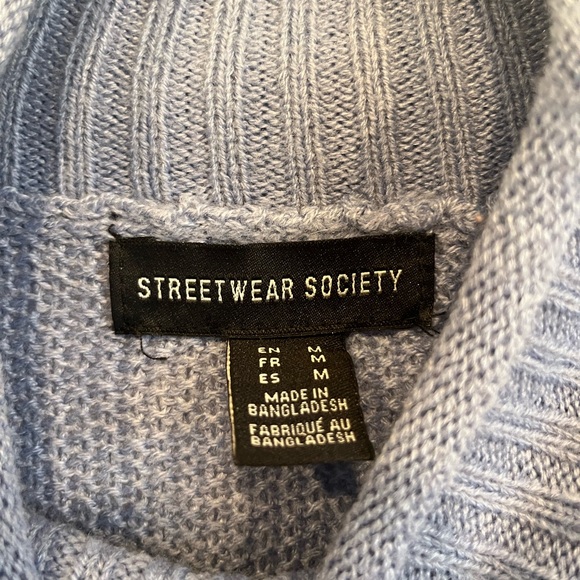Streetwear Society, sized medium, cropped turtleneck. - Picture 2 of 2